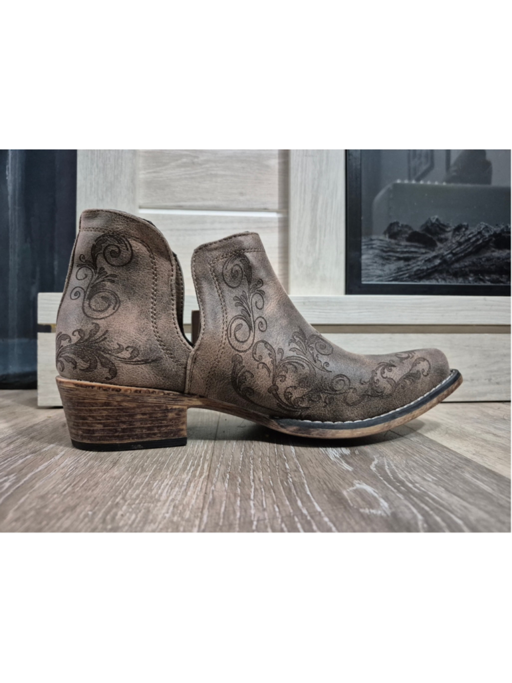Women's Roper Brown Floral Ankle Booties Size 9.5